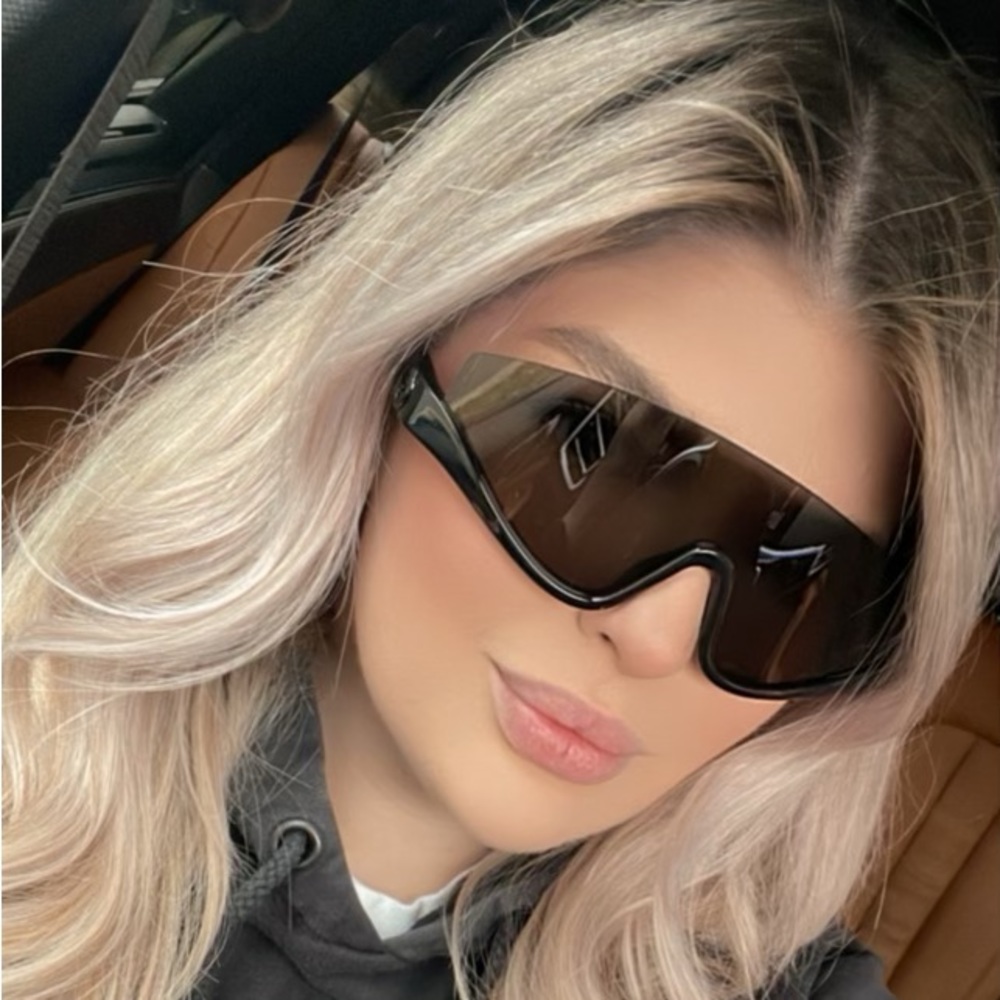 NEW GUCCI GG1650S 001 BLACK GREY AUTHENTIC SUNGLASSES - Picture 1 of 15